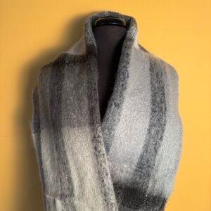 Barbour Gray and Cream Scarf